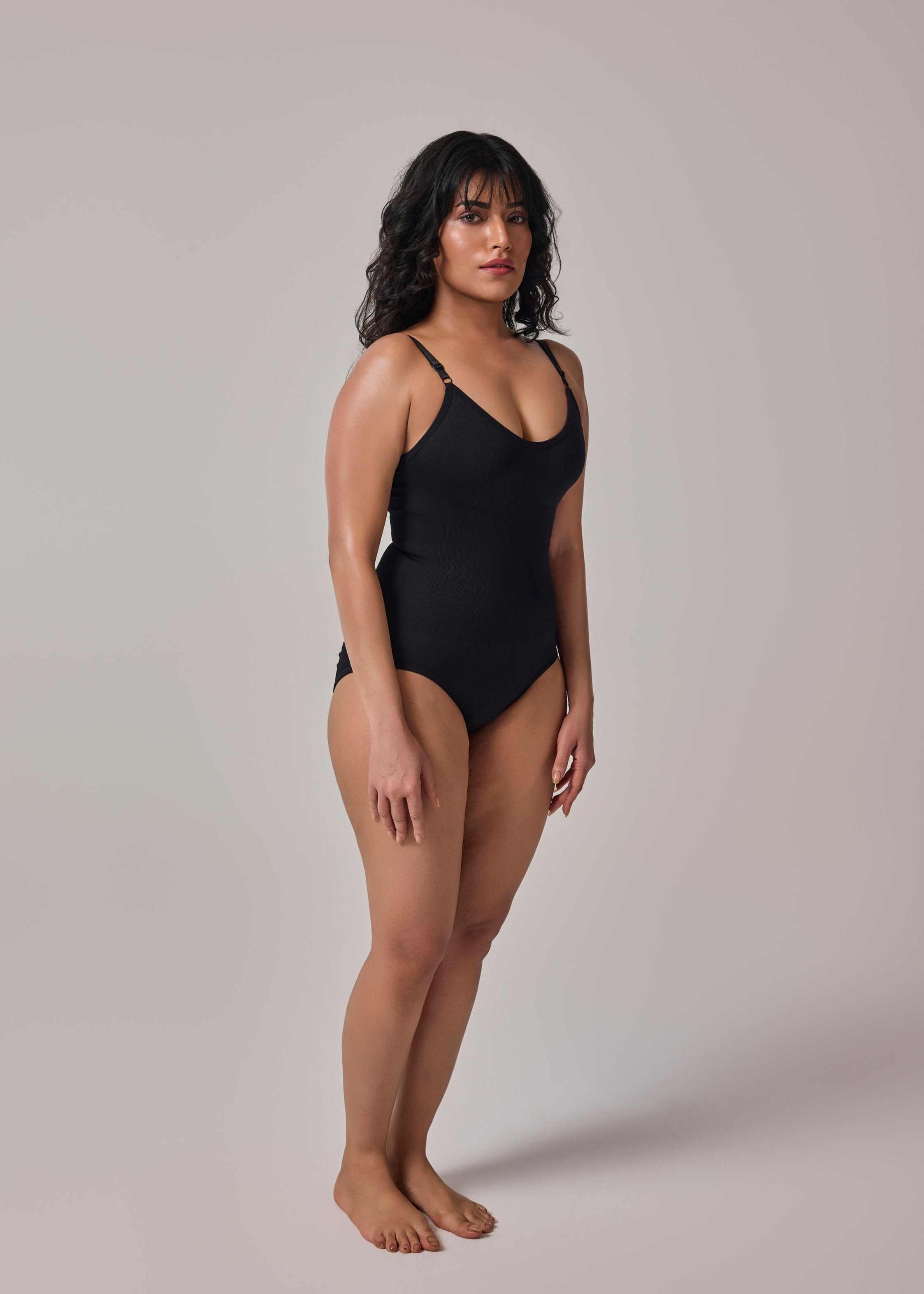 black color snatched waist bodysuit shapewear
