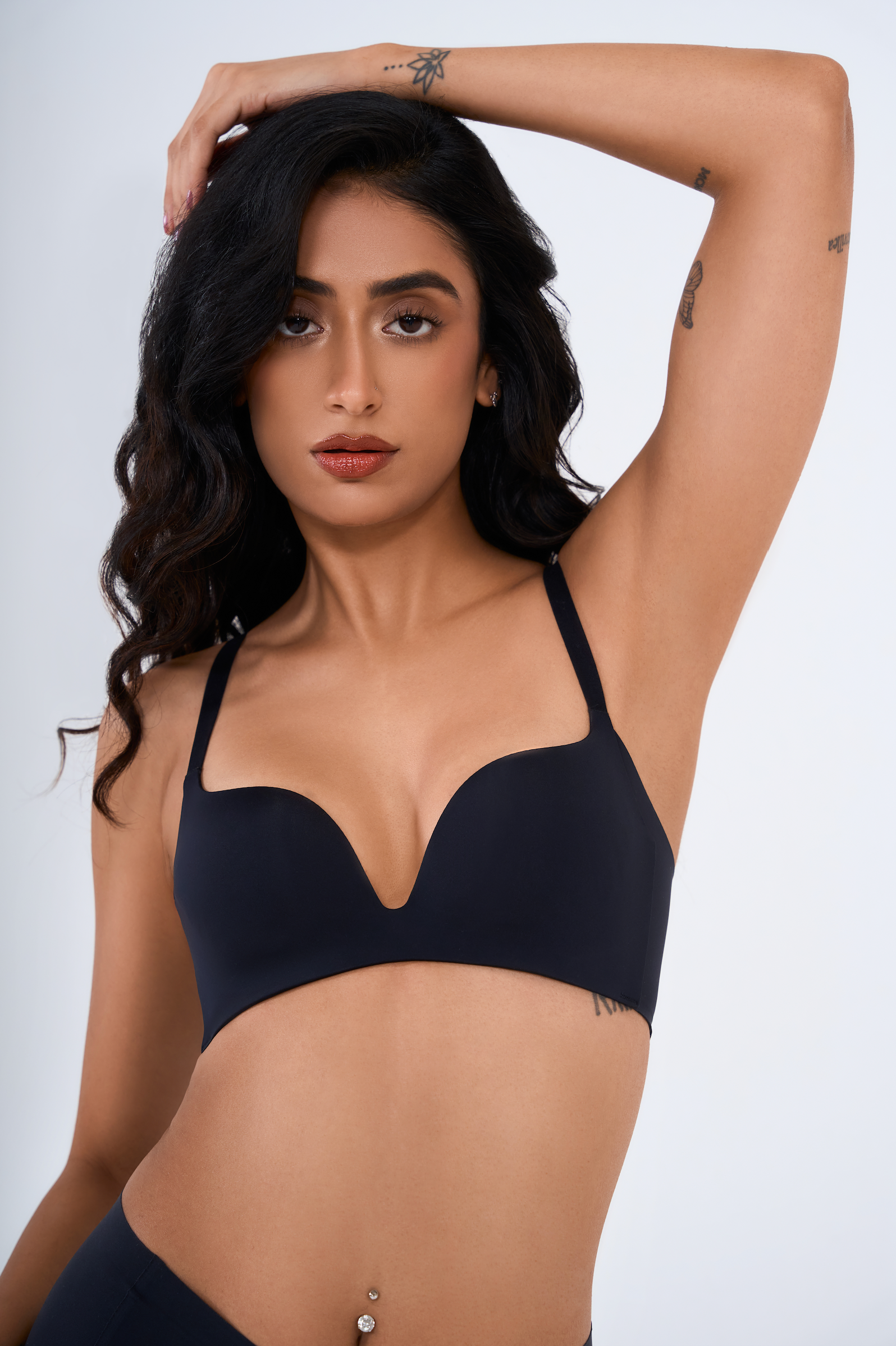 non wired padded bra in black color