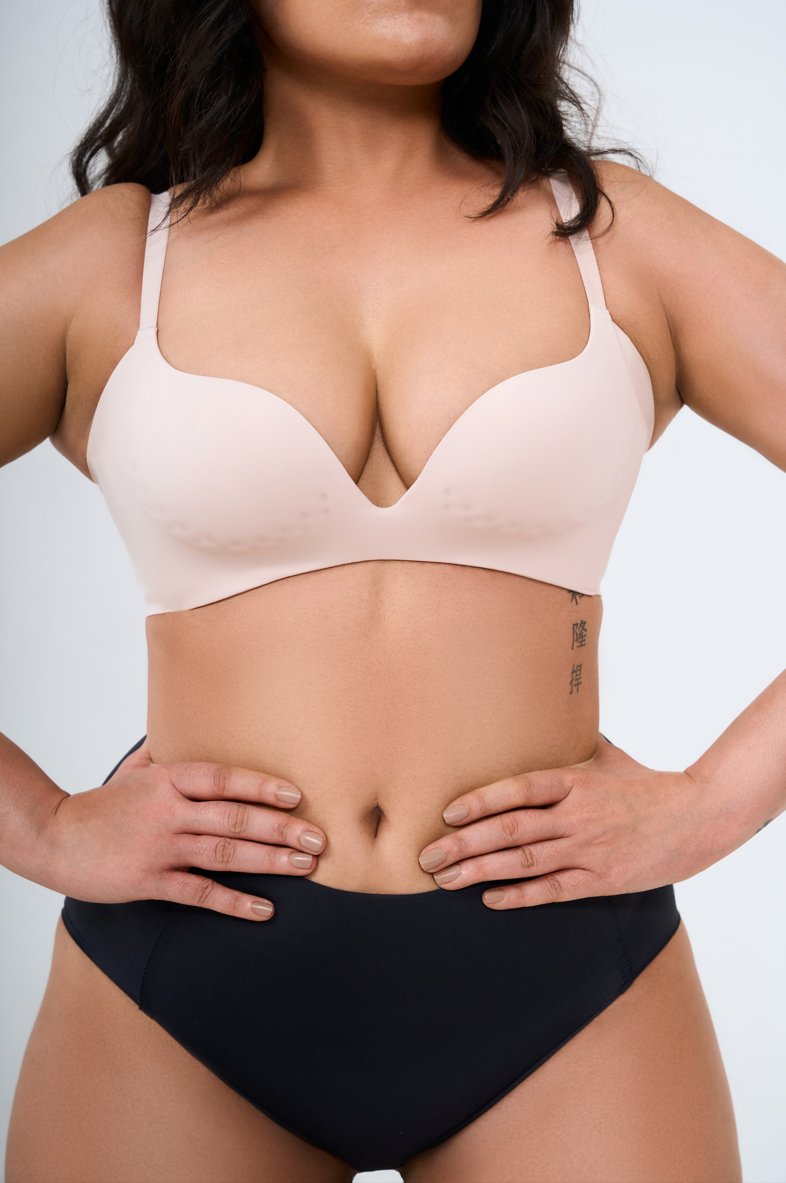 large size no wire underwire bra in white color